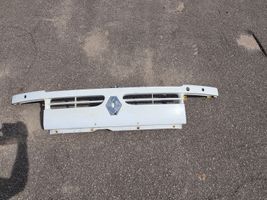 Renault Master II Grille calandre supérieure de pare-chocs avant 7700352125