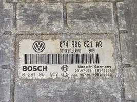 Volkswagen II LT Variklio valdymo blokas 074906021AR