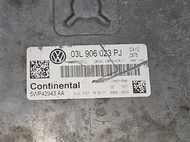 Volkswagen Touran II Calculateur moteur ECU 03L906023PJ