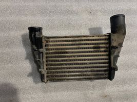 Volkswagen PASSAT B5 Chłodnica powietrza doładowującego / Intercooler 058145805A