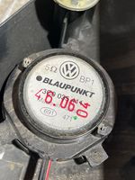 Volkswagen PASSAT B6 Grilles, couvercle de haut-parleur porte avant 3C0837993