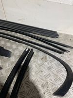 BMW 7 F01 F02 F03 F04 Priekšpusē durvju dekoratīvā apdare (moldings) 7185235