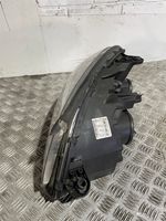 Mercedes-Benz C W204 Lampa przednia A2049065403