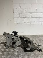 Volkswagen Tiguan Generator/alternator bracket 03L903148Q