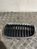 BMW 1 F20 F21 Maskownica / Grill / Atrapa górna chłodnicy 7324389