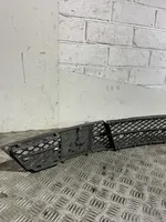 BMW 5 E60 E61 Grille inférieure de pare-chocs avant 7178098