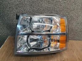 Chevrolet Silverado Lampa przednia 