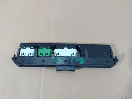 Volkswagen PASSAT B8 Autres commutateurs / boutons / leviers 