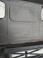 Toyota Yaris Zderzak przedni 