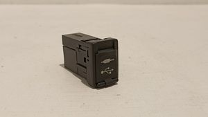 Toyota C-HR Connecteur/prise USB 86190F4010
