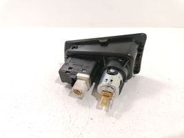 BMW 1 E81 E87 Connettore plug in AUX 6131912965102