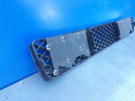 Mazda MPV II LW Grille inférieure de pare-chocs avant LC62501T1