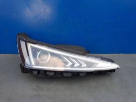 Hyundai Elantra VI Lampa przednia 92102F2