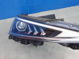 Hyundai Elantra VI Lampa przednia 92102F2