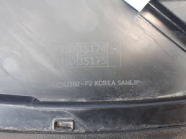 Hyundai Elantra VI Lampa przednia 92102F2