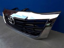 Toyota Hilux (AN10, AN20, AN30) Front bumper upper radiator grill 531110K480