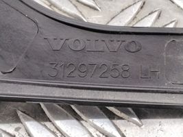 Volvo V70 Lampka klapy bagażnika 31297258