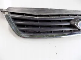 Ford Kuga I Grille calandre supérieure de pare-chocs avant 