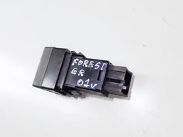 Subaru Forester SF Przycisk / Przełącznik ogrzewania szyby przedniej / czołowej 