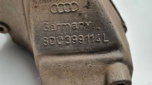 Audi A4 S4 B5 8D Vaihdelaatikon kannake 8D0399114L