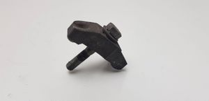 Audi A4 S4 B5 8D Fuel Injector clamp holder 