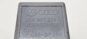 Audi A4 S4 B6 8E 8H Autres relais 8D0951253