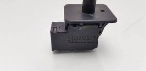 Mercedes-Benz C W202 Sensor de la puerta delantera 2028202110