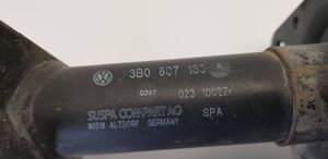 Volkswagen PASSAT B5 Absorbeur de pare-chocs avant 3B0807133A