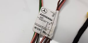 Mercedes-Benz C W203 Etuoven johtosarja A2035409413