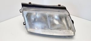 Volkswagen PASSAT B5 Lampa przednia 064411125R