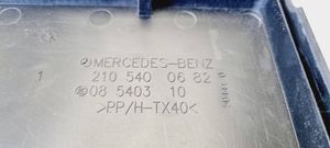 Mercedes-Benz E W210 Coperchio scatola dei fusibili 2105400682