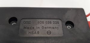 Audi A4 S4 B5 8D Amplificatore antenna 8D5035225