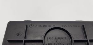 Mercedes-Benz A W176 Boîte / compartiment de rangement pour tableau de bord A1766830375