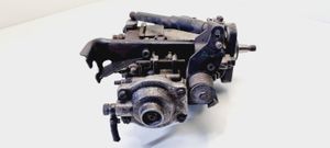 Volkswagen PASSAT B3 Polttoaineen ruiskutuksen suurpainepumppu 068130110B