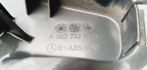 Mercedes-Benz C W203 Autres éléments de garniture de porte arrière A2037320221