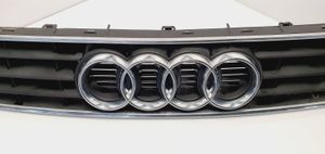 Audi A3 S3 8L Grotelės priekinės 8L0807683