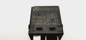 Mercedes-Benz A W176 Autres relais 0025421119