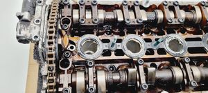Volkswagen PASSAT B5 Testata motore 038103373D