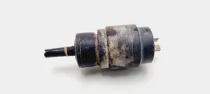 Volkswagen Golf II Pompe de lave-glace de pare-brise 171955651