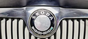 Skoda Octavia Mk1 (1U) Grille calandre supérieure de pare-chocs avant 1U0853651E