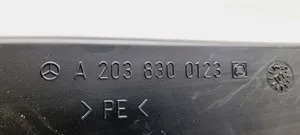 Mercedes-Benz C W203 Ohjaamon sisäilman ilmakanava A2038300123