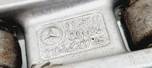 Mercedes-Benz C W203 Joint de cardan colonne de direction 2104620748