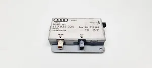 Audi A4 S4 B6 8E 8H Antenos stiprintuvas 8E9035225