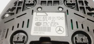 Mercedes-Benz E W211 Priekinių vietų apšvietimo žibintas A2118202001