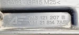 Ford Galaxy Jäähdyttimen jäähdytinpuhaltimen suojus 7M3121207B
