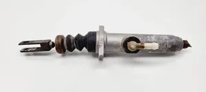 Audi 80 90 B3 Główny cylinder sprzęgła 0015605