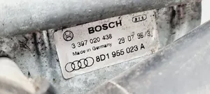 Audi A4 S4 B5 8D Mechanizm i silniczek wycieraczek szyby przedniej / czołowej 8D1955023A