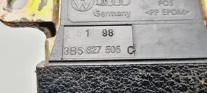 Volkswagen PASSAT B5 Cierre/cerradura/bombín del maletero/compartimento de carga 3B5827505C