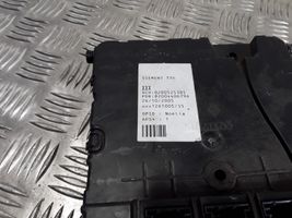 Renault Megane II Module de fusibles 8200525385