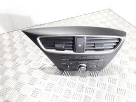 Honda Civic IX Panel / Radioodtwarzacz CD/DVD/GPS MF715RG